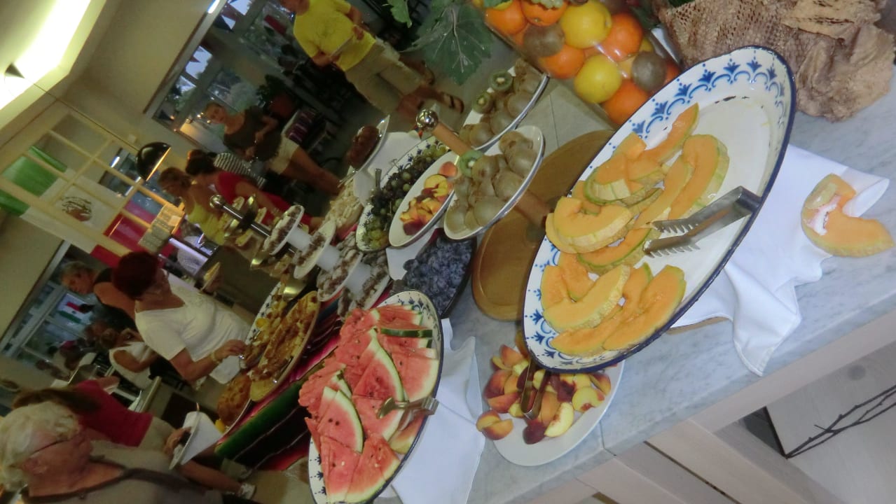 Buffet Waterman Svpetrvs  Resort