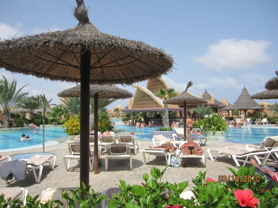 Pool mit swim up bar Riu Garopa Hotel Riu Funana