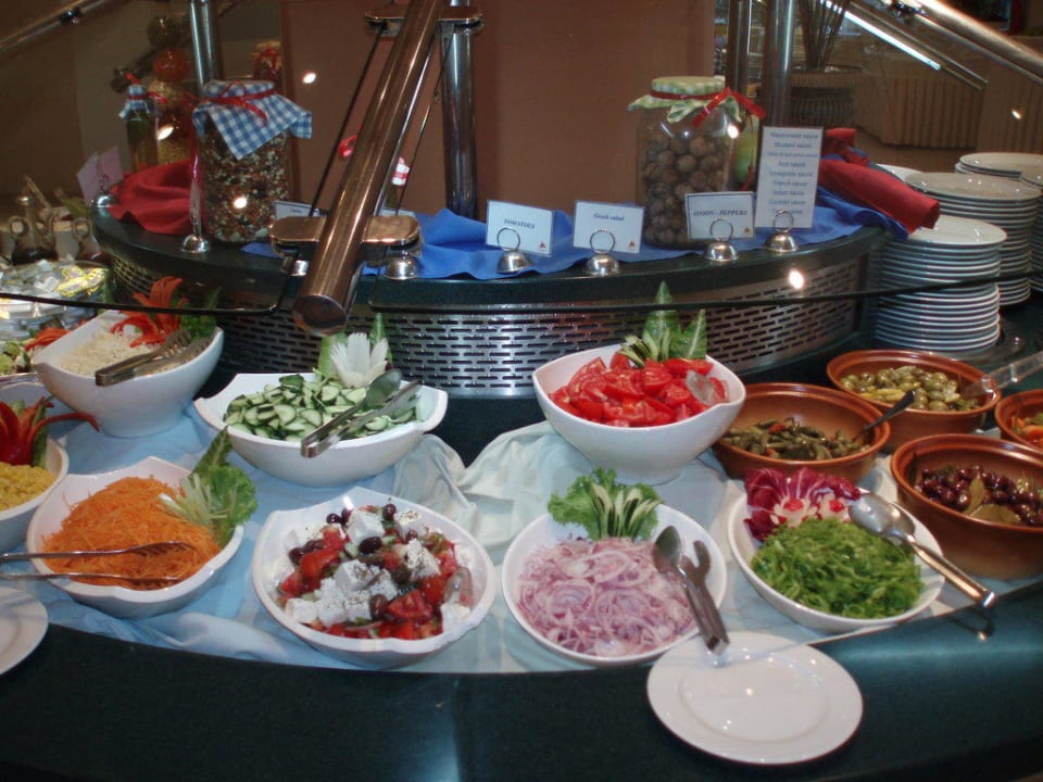 Ein Teil der Salatbar Porto Bello Royal