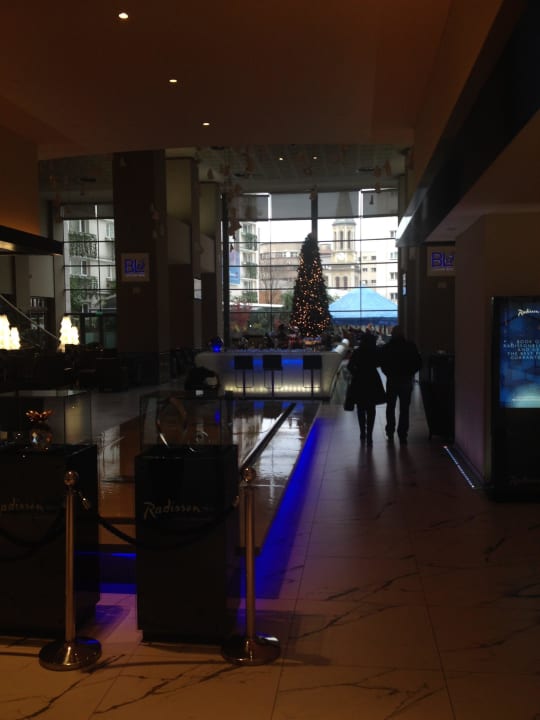 Lobby und Bar Hotel Radisson Blu Bukarest