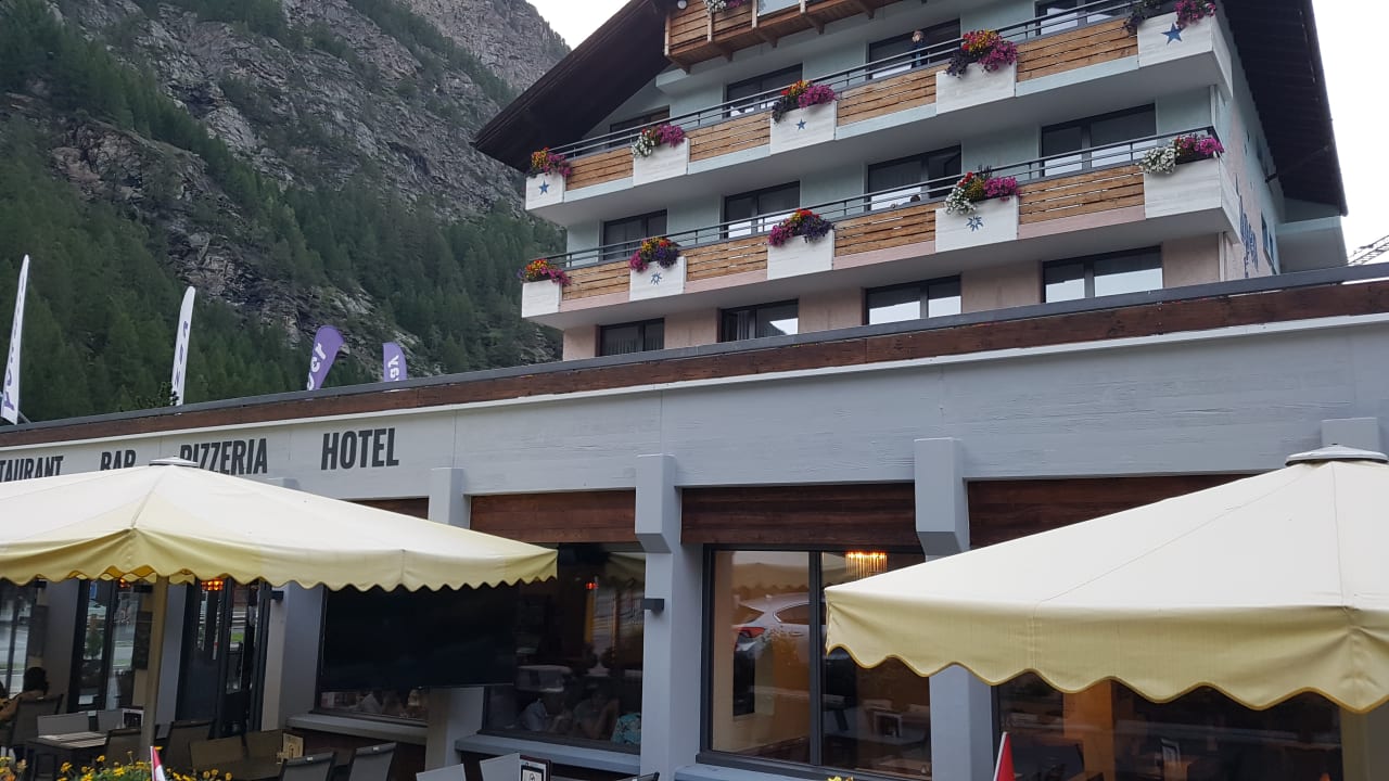 Außenansicht Matterhorn Inn