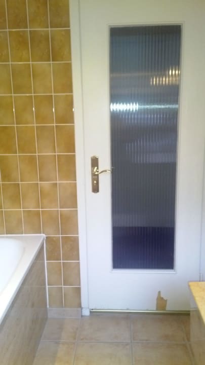 Bad kaputte Tür Grand Hotel Sonnenbichl