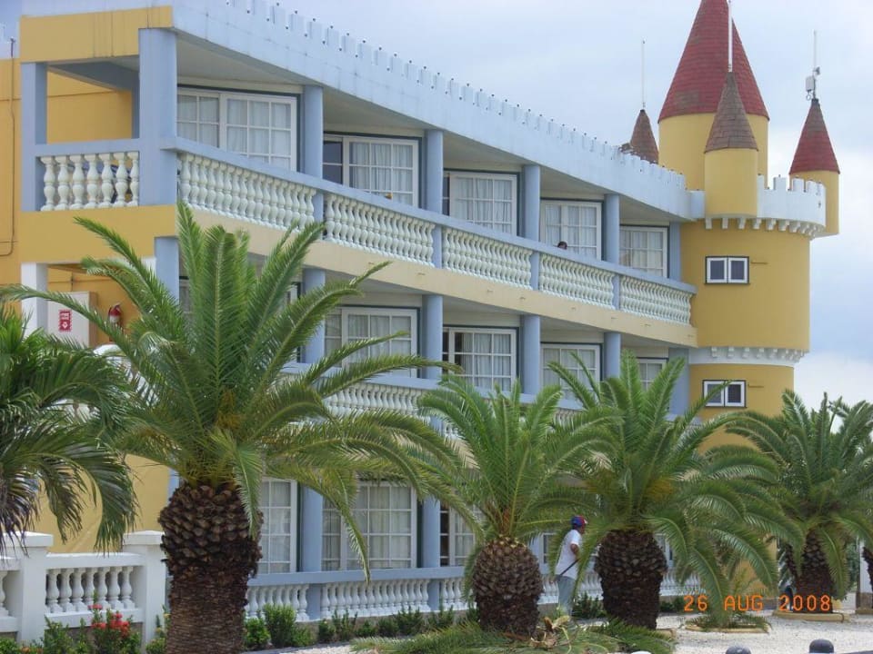 Blick auf das Hotel Amsterdam Manor Beach Resort