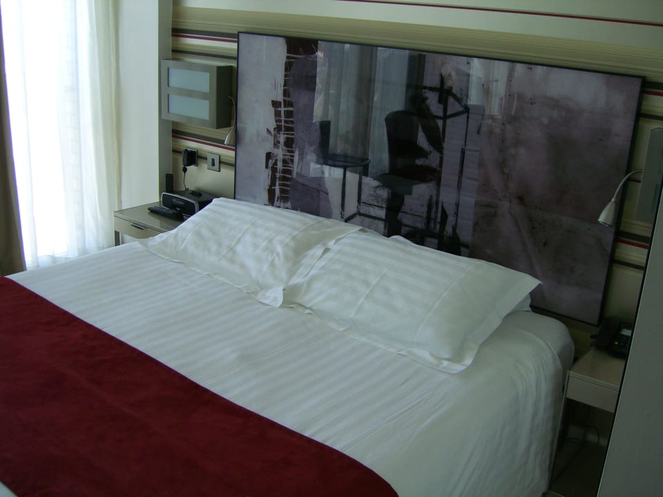 Bett in Zimmer 1105 Hotel H10 London Waterloo