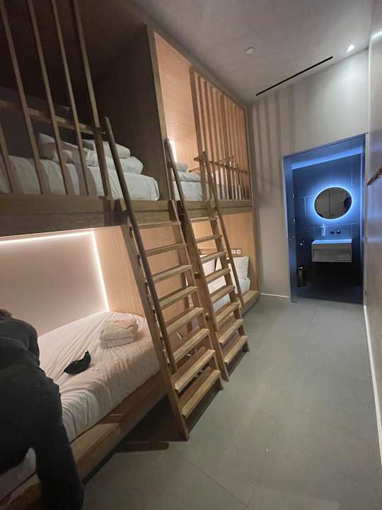 Zimmer Zedwell Piccadilly Circus