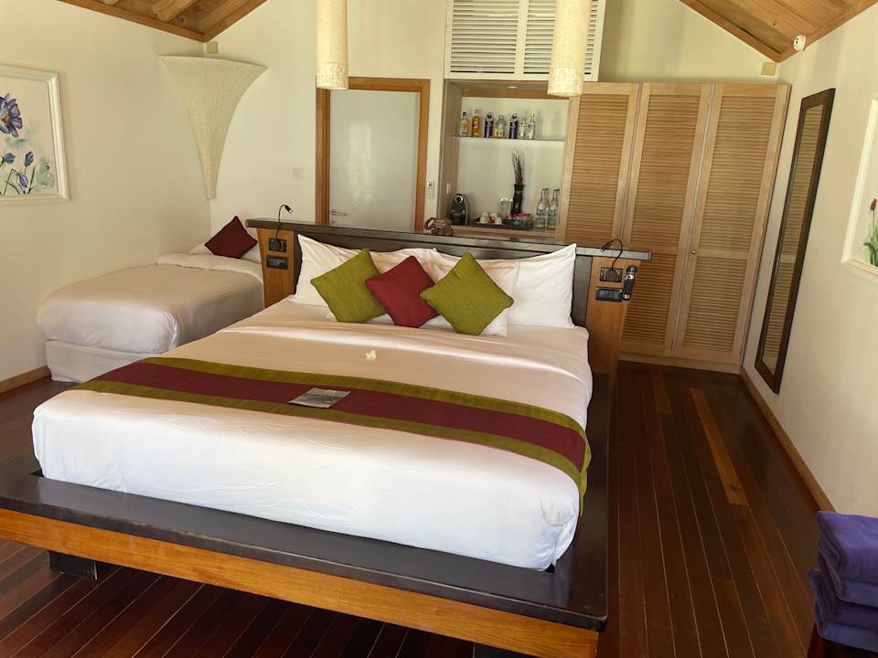 Zimmer Kuredu Island Resort & Spa