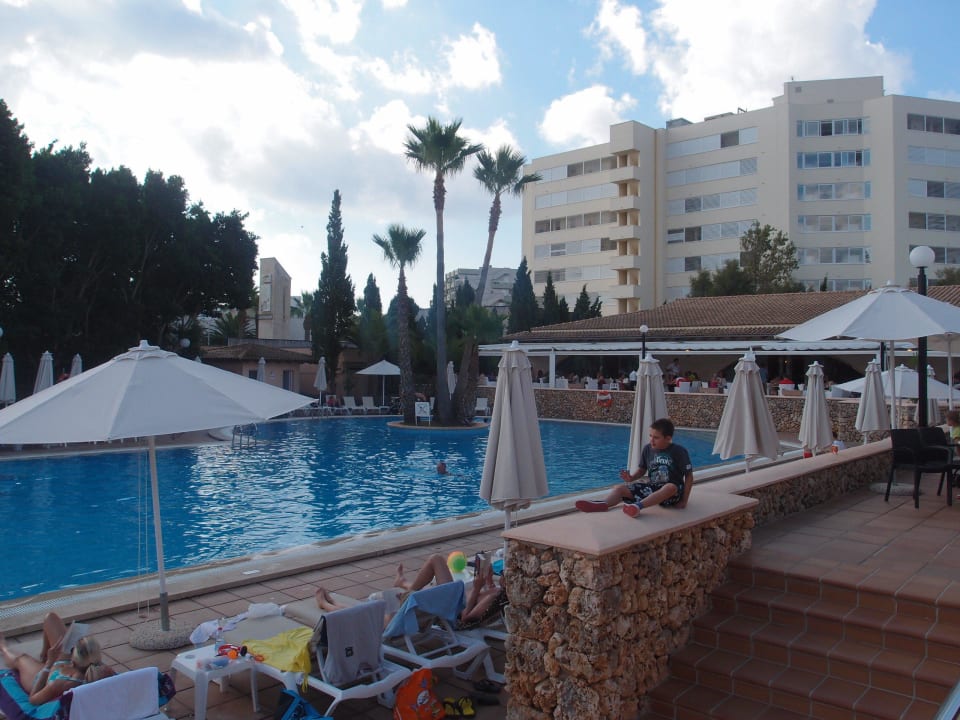 Pool am Restaurant Hipotels Mediterraneo Club