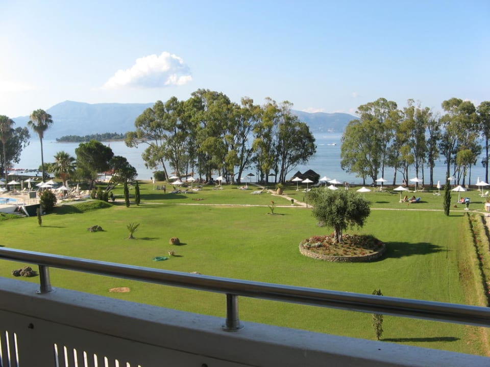 Ausblick vom Balkon (2.Etage) Kerkyra Blue Hotel N' Spa