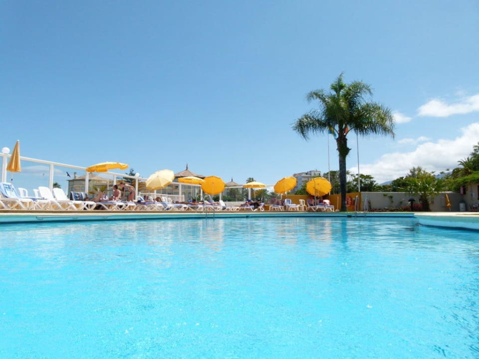 Poolanlage mit Windschutzwänden Hotel Tigaiga