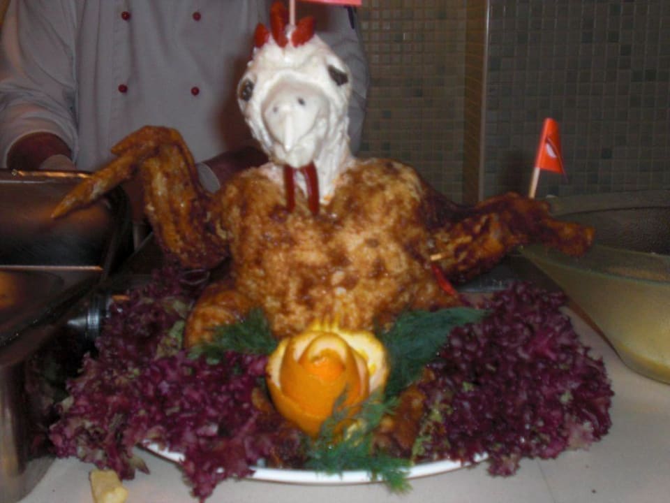 die Küche immer für eine Überraschung gut.. Side Breeze Hotel