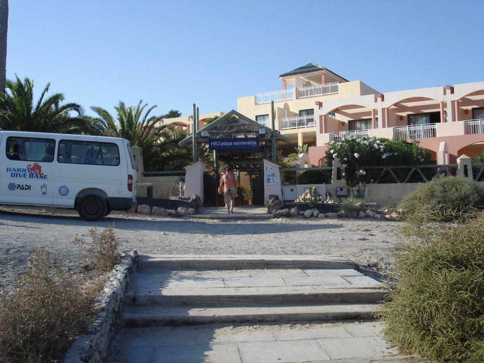 Der Weg vom/zum Strand H10 Playa Esmeralda - Adults only