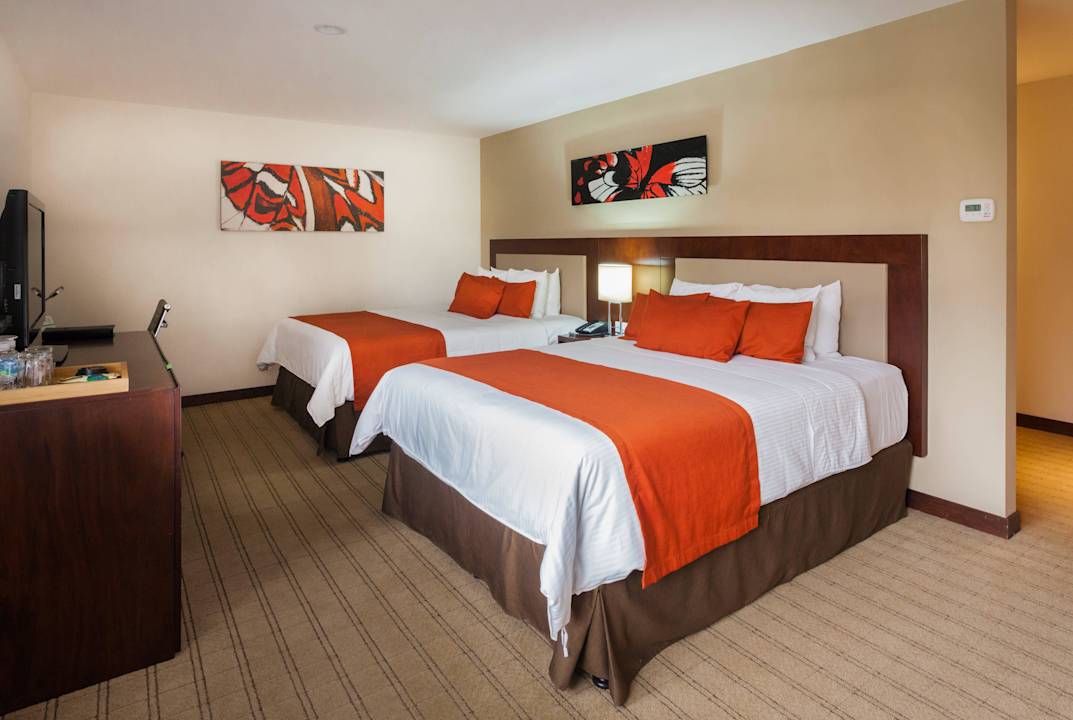 Double Bed Wyndham Garden Hotel San Jose Escazu