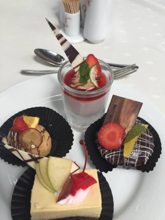 Top-Dessert! einfach koestlich ! Hotel Lanka Princess Ayurveda