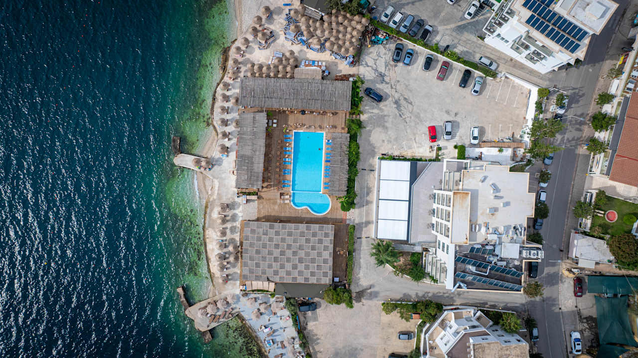 Außenansicht Grand Hotel Saranda