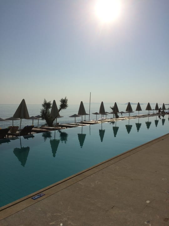 Pool Giannoulis - Grand Bay Beach Resort
