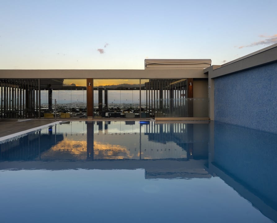 Pool Wyndham Grand Athens