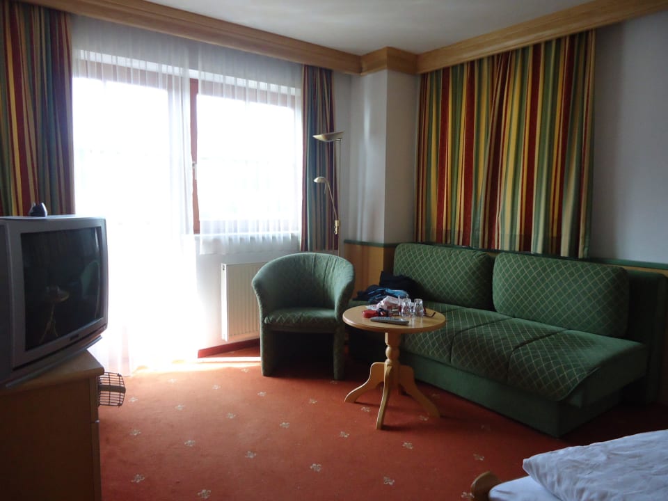 Wohnbereich in der Suite Hotel-Gasthof-Obermair