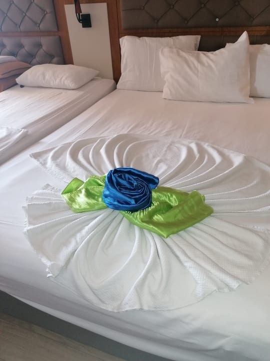 Zimmer Saturn Palace Resort Hotel