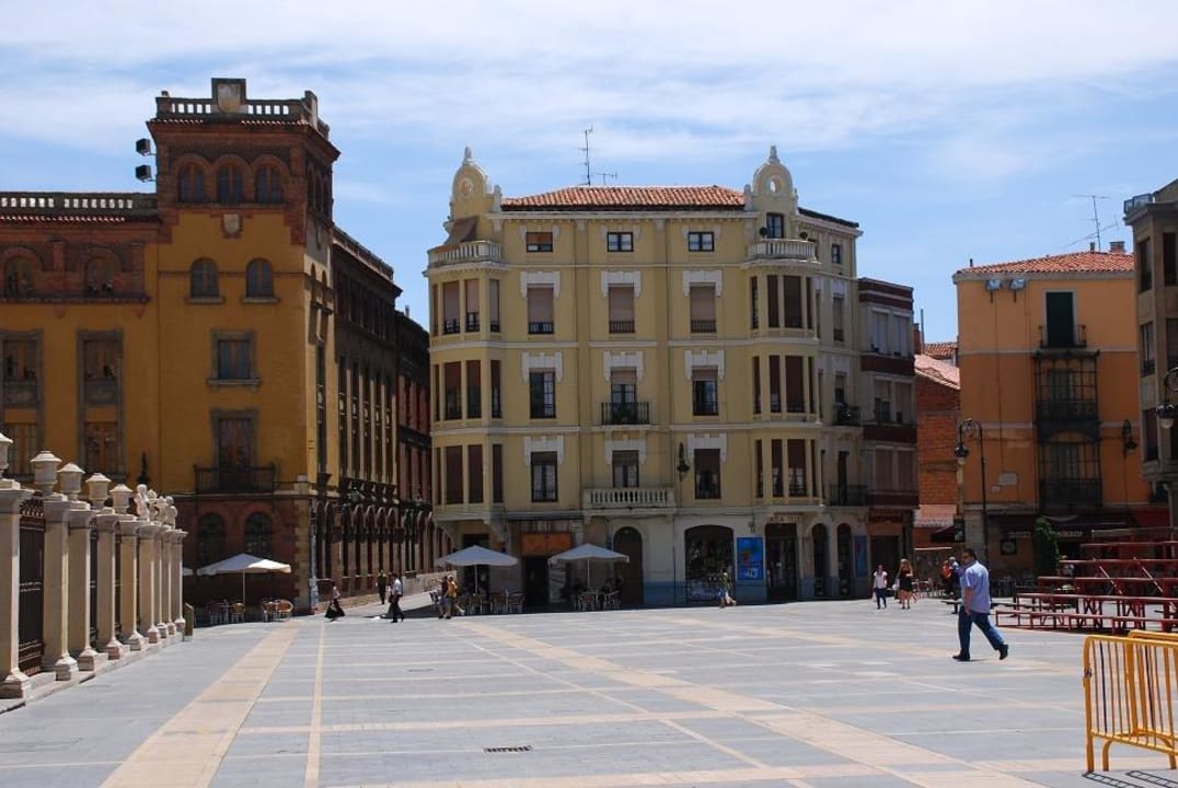 Platz vor der Kathedrale Hostal Albany