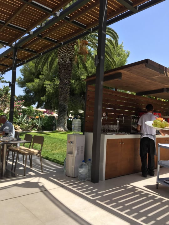 Sabine Caravia Beach Hotel