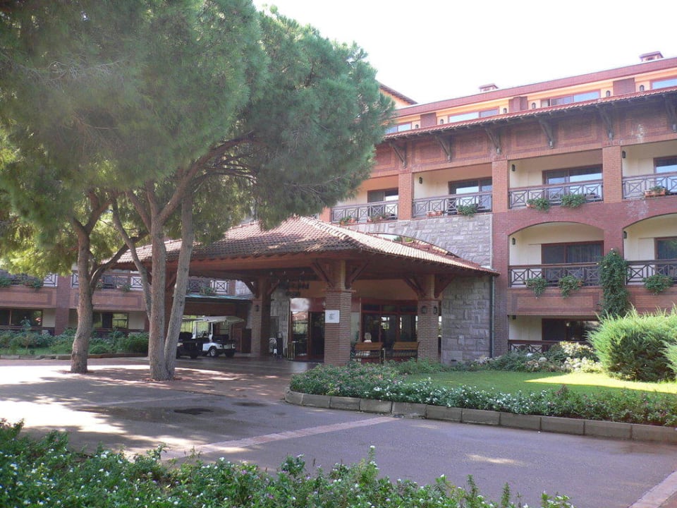 Eingang zum Hotel Papillon Belvil