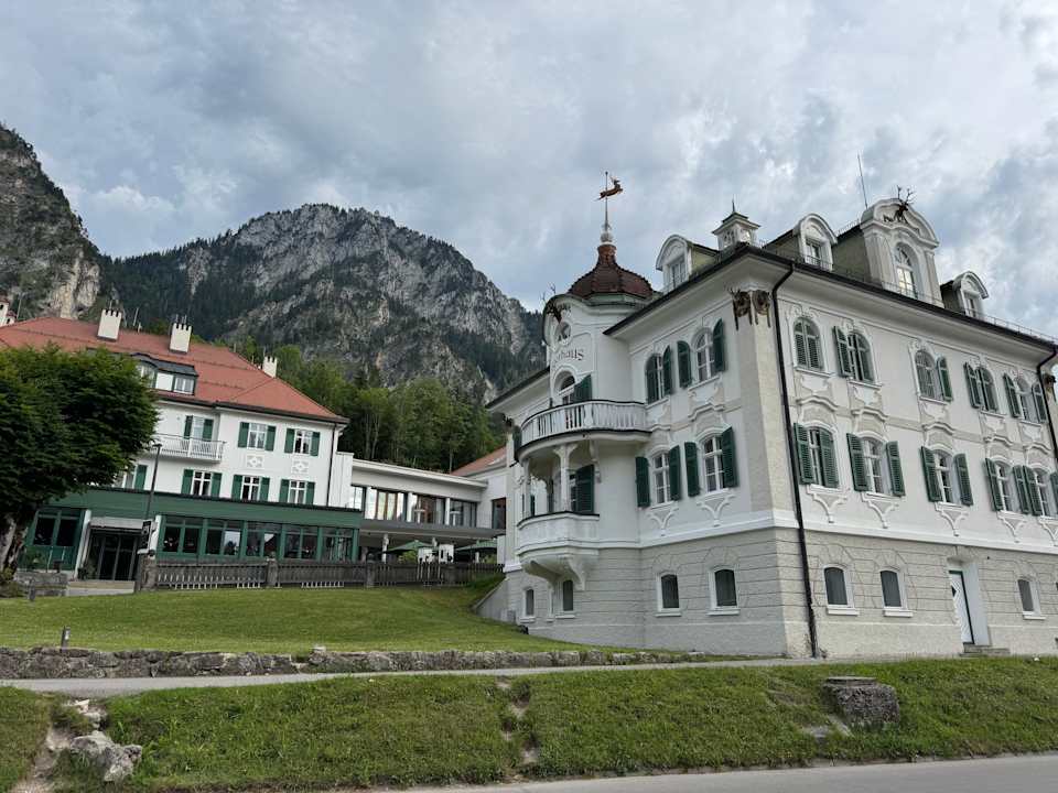 Außenansicht AMERON Neuschwanstein Alpsee Resort & Spa