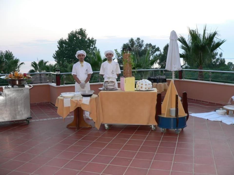 Buffet 2 Hotel Grand Side