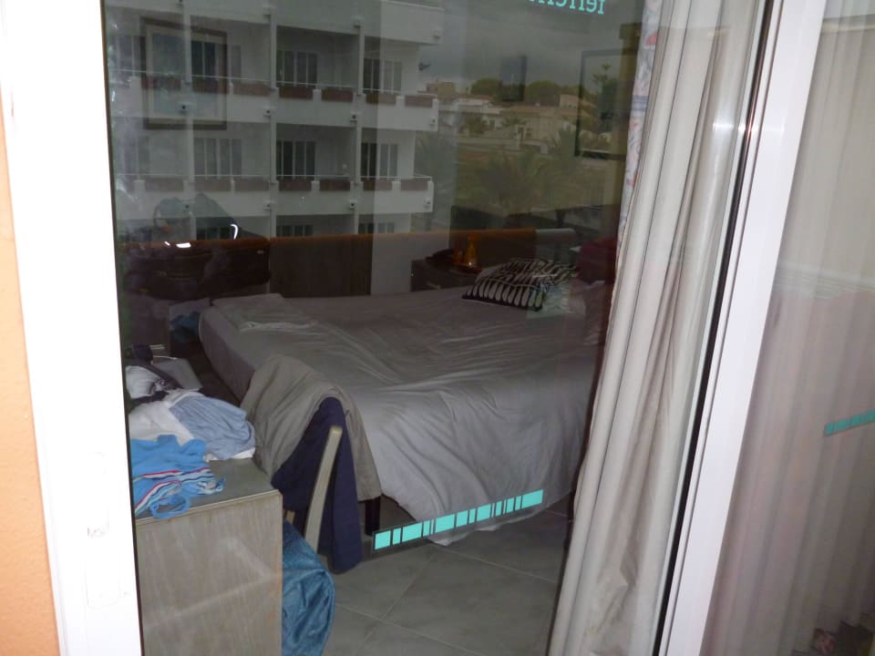 Viel zu kleines Zimmer und Bett Caprice Janeiro Hotel & Spa