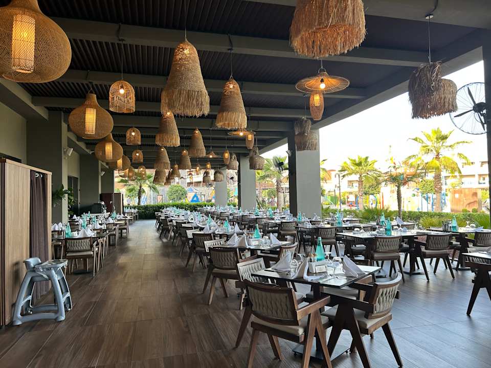 Gastro Jacaranda Luxury Resort