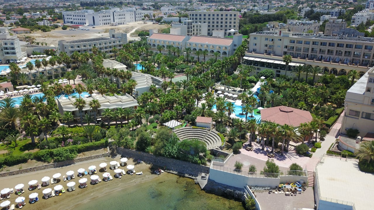 Strand Oscar Resort Hotel