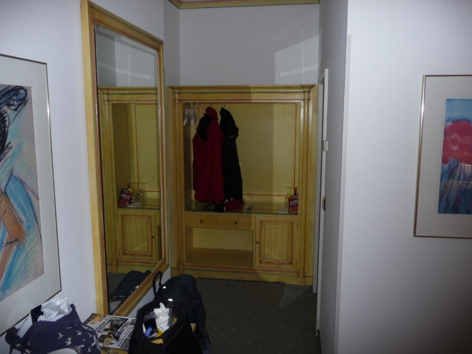Garderobe Bernstein Villa Kastania