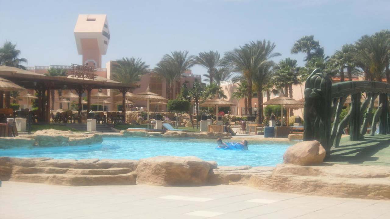 Schöne Poolanlage Beach Albatros Resort