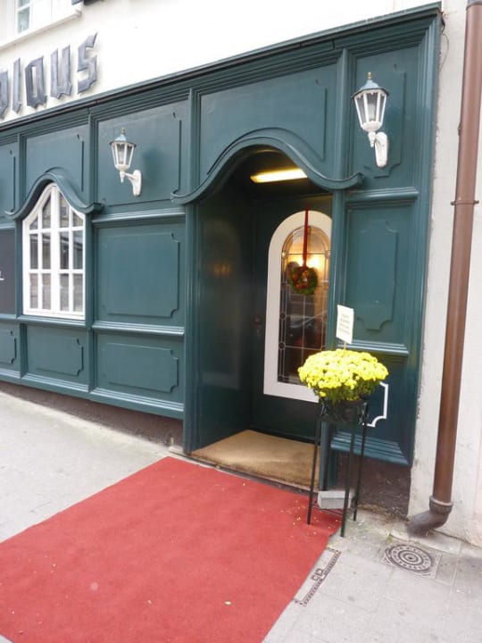 Hauseingang, Tag der offenen Tür Hotel Reblaus