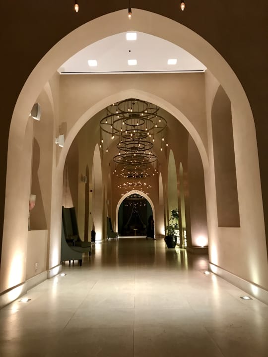 Lobby Salalah Rotana Resort
