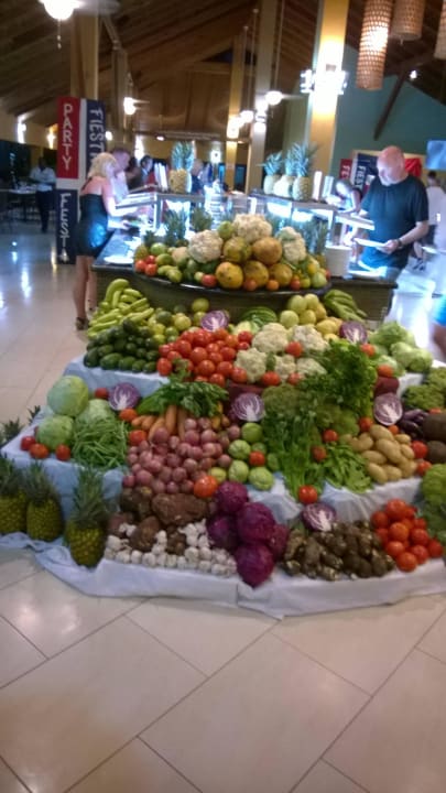 Dominikanischer Abend Wyndham Alltra Samana