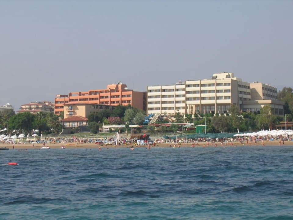 Hotel vom Wasser aus -  links ist Grand Side Hotel Grand Side