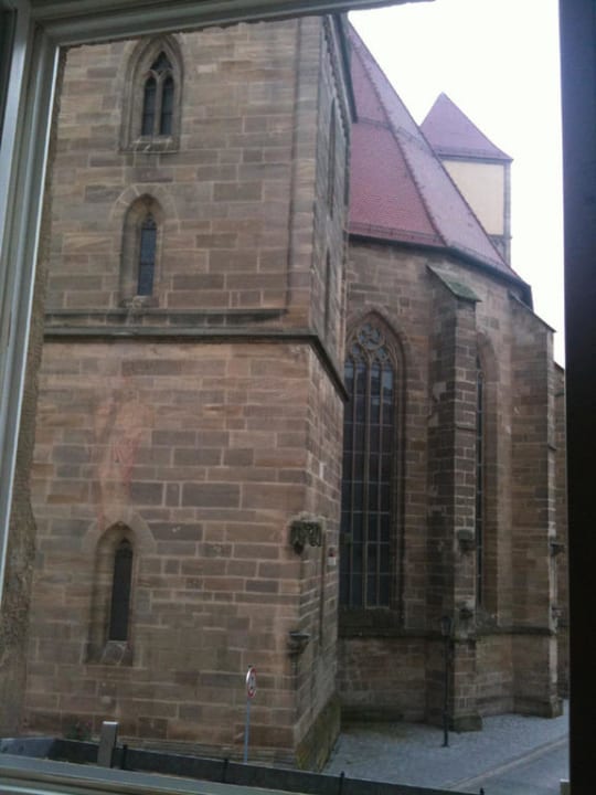 Fensterblick Kirche Hotel Andreasstuben