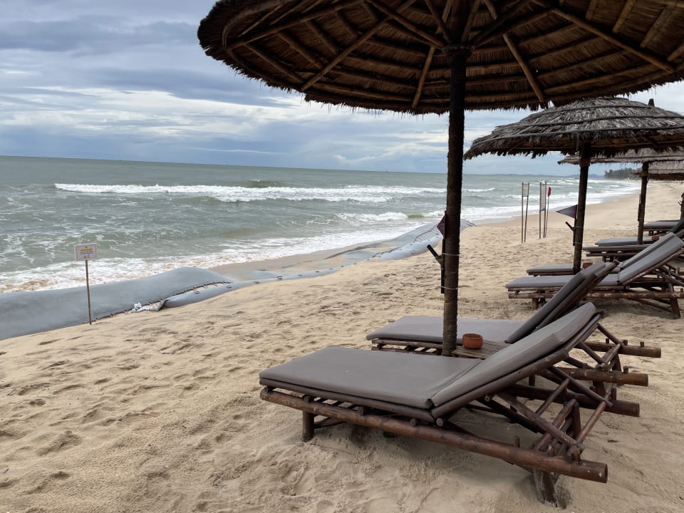 Strand Bamboo Village Beach Resort & Spa