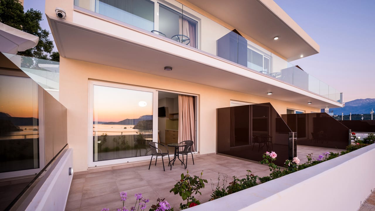 Zimmer Luxury Studios Panorama +