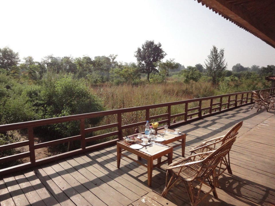 Frühstück auf der Restaurant Terrasse The Baagh Resort