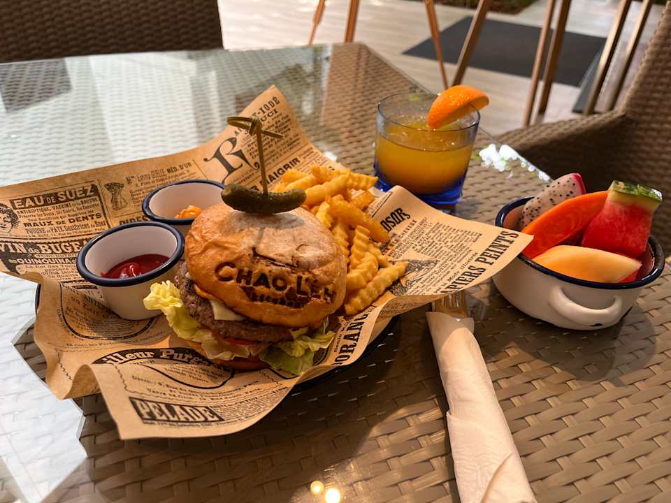 Gastro Four Points by Sheraton Phuket Patong Beach Resort