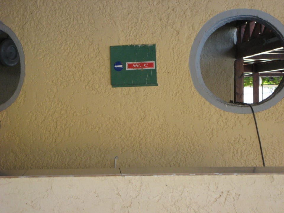 Wegweiser zum WC  Hotel Golden Odyssey