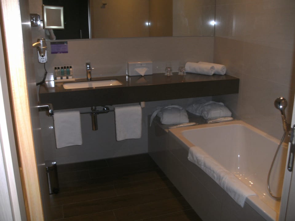 Badezimmer Van der Valk Hotel Düsseldorf