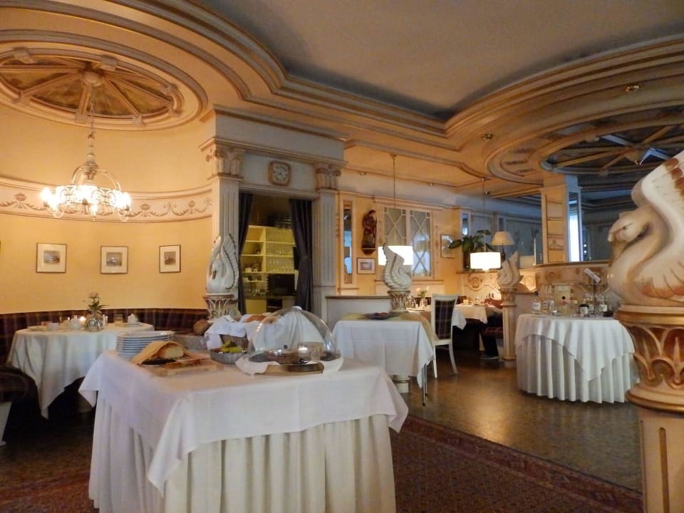 Beim Frühstück AKZENT Hotel Altdorfer Hof