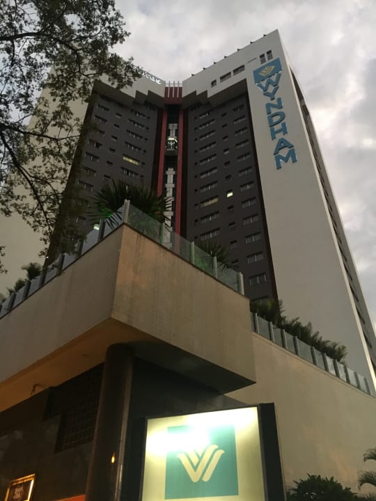 Außenansicht Wyndham Golden Foz Suítes