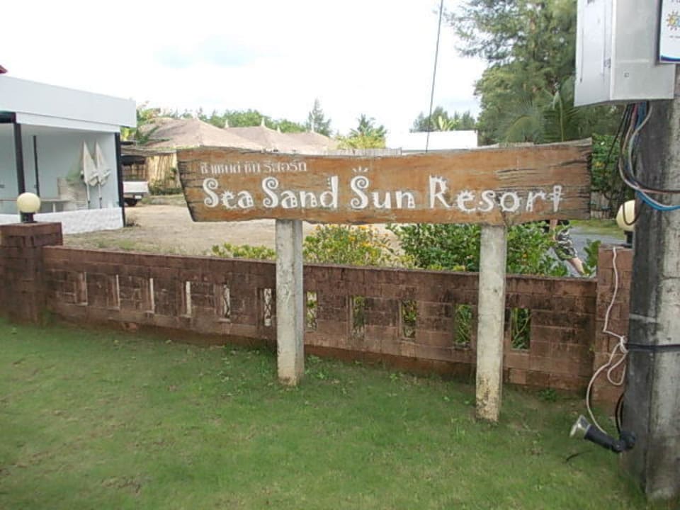 Vor der Anlage Hotel Sea Sand Sun Resort