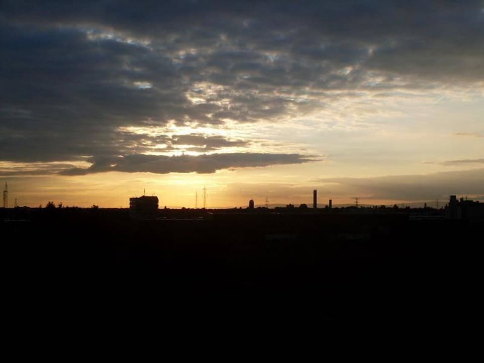 Blick nach Mörfelden Holiday Inn Express Frankfurt - Airport