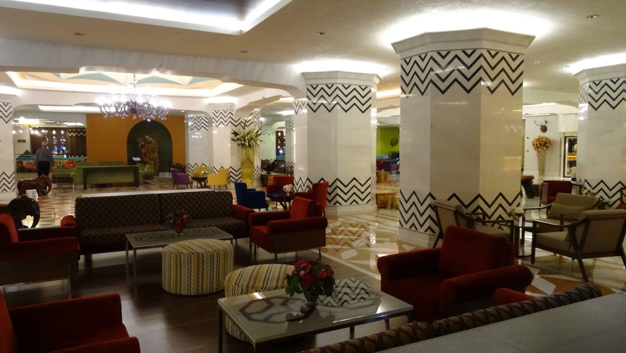 Lobby Royal Taj Mahal Hotel