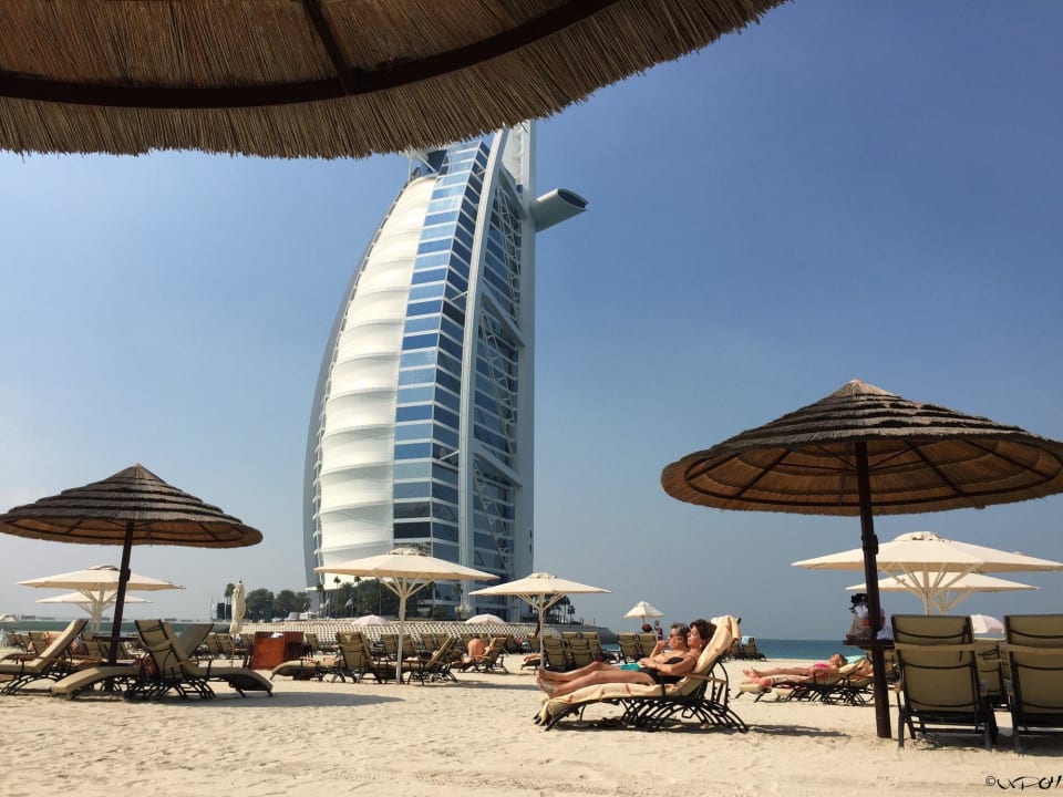 Strand mit Blick auf Burj AL Arab Jumeirah Beach Hotel