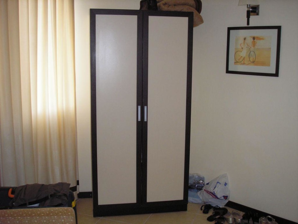 Kleiderschrank Hotel Orfeus Park